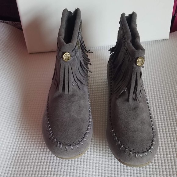 Gray Fringe Boot Mocasin - Picture 5 of 8